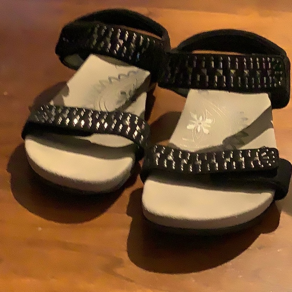 Aetrex gently worn sandels